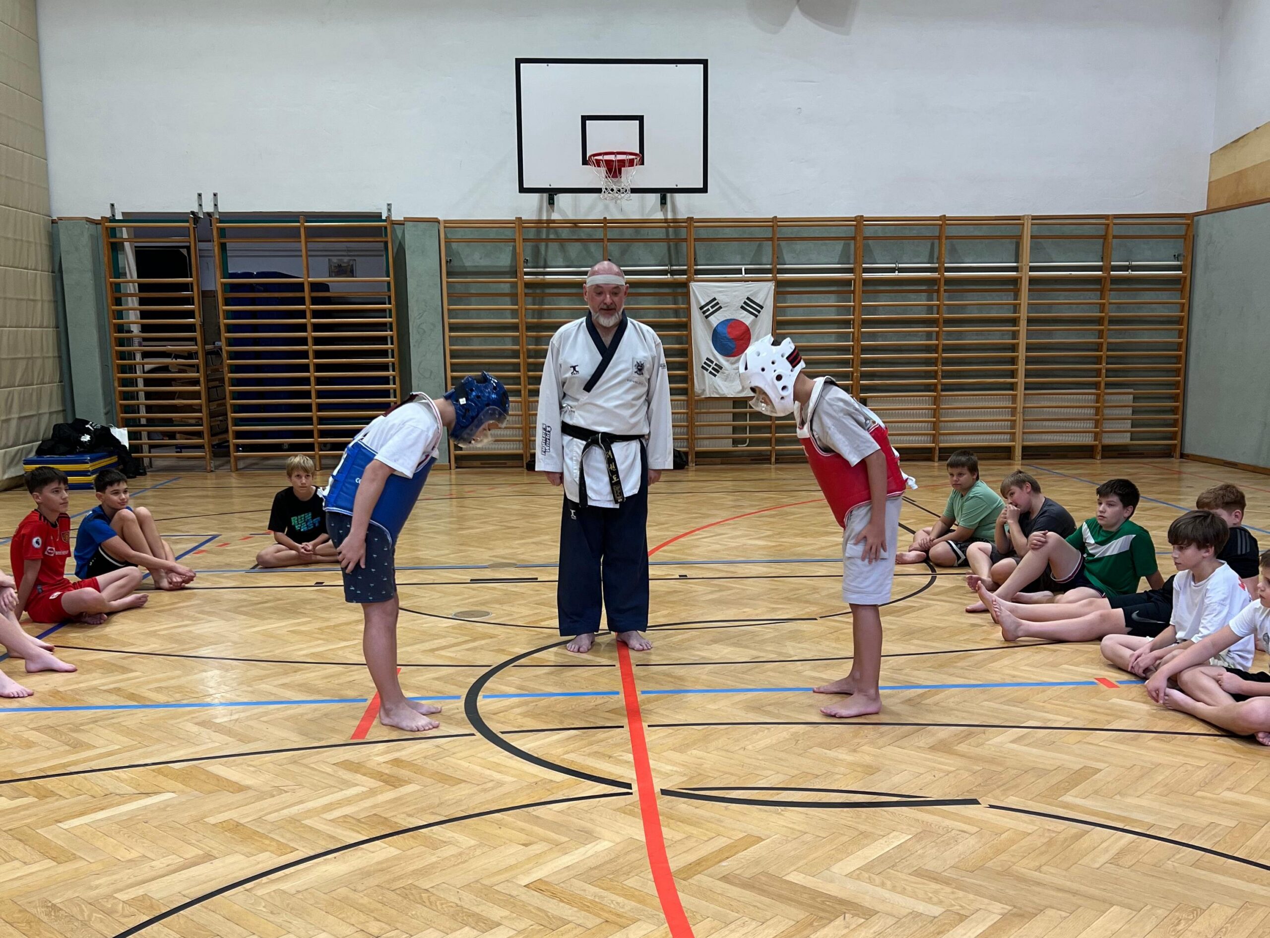 Taekwondo für die Schüler*innen der 2a